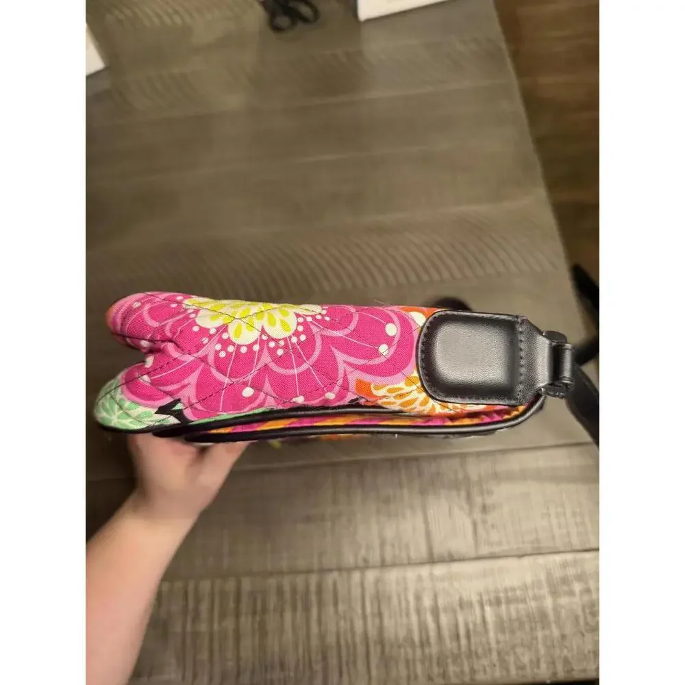 Vera Bradley Turnlock Crossbody Bag in Ziggy Zinnia pattern - Picture 4 of 13